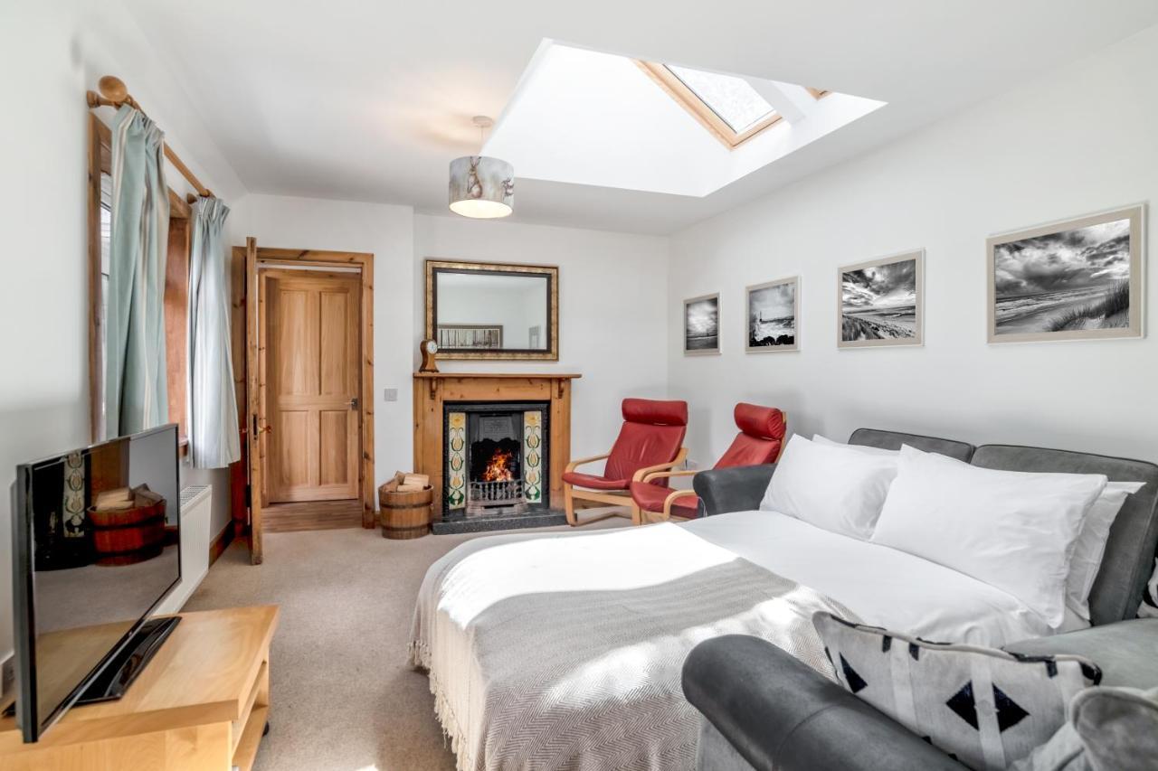 Dormie Cottage, Lovely Bright And Spacious Bungalow With Wood Fire Ballater Buitenkant foto